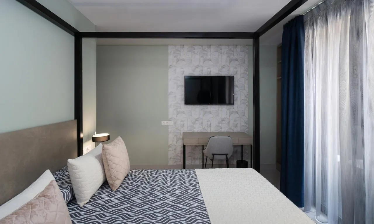 Hotel Perla Del Sur Torremolinos 2*,