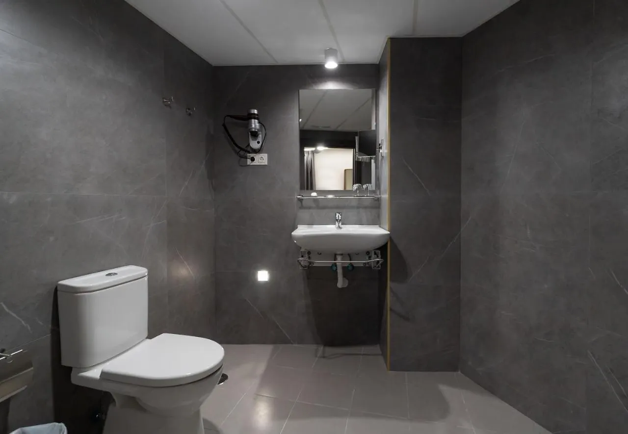 Hotel Perla Del Sur Torremolinos 2*,
